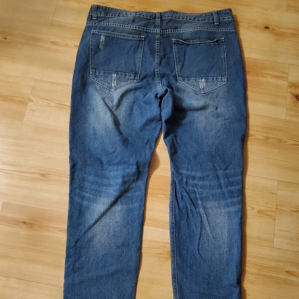 SHEIN Men's Distressed Denim Jeans